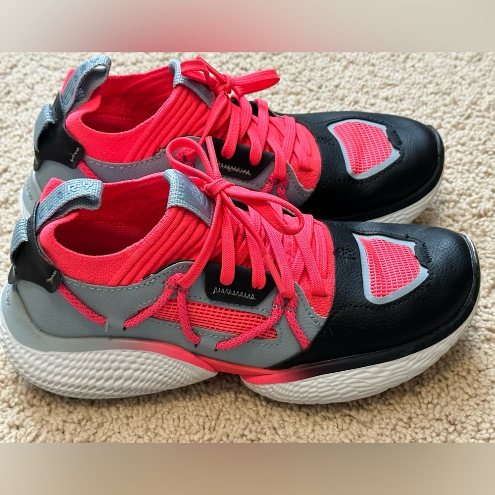 Under Armour Unisex Curry Flow Cozy Shoea